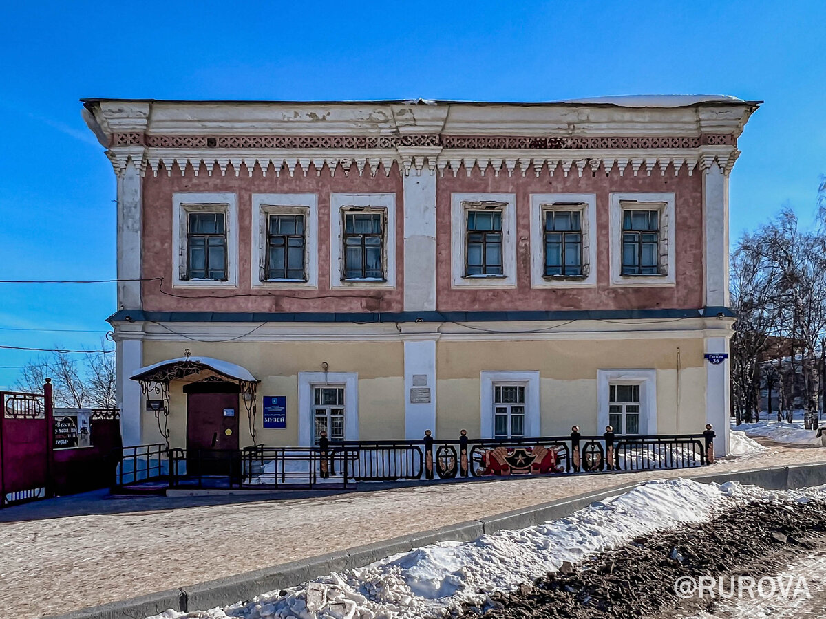 📍 Кунгур, Гоголя, 36В
озведено в 1758–1762 годах, старейшая гражданская постройка Кунгура