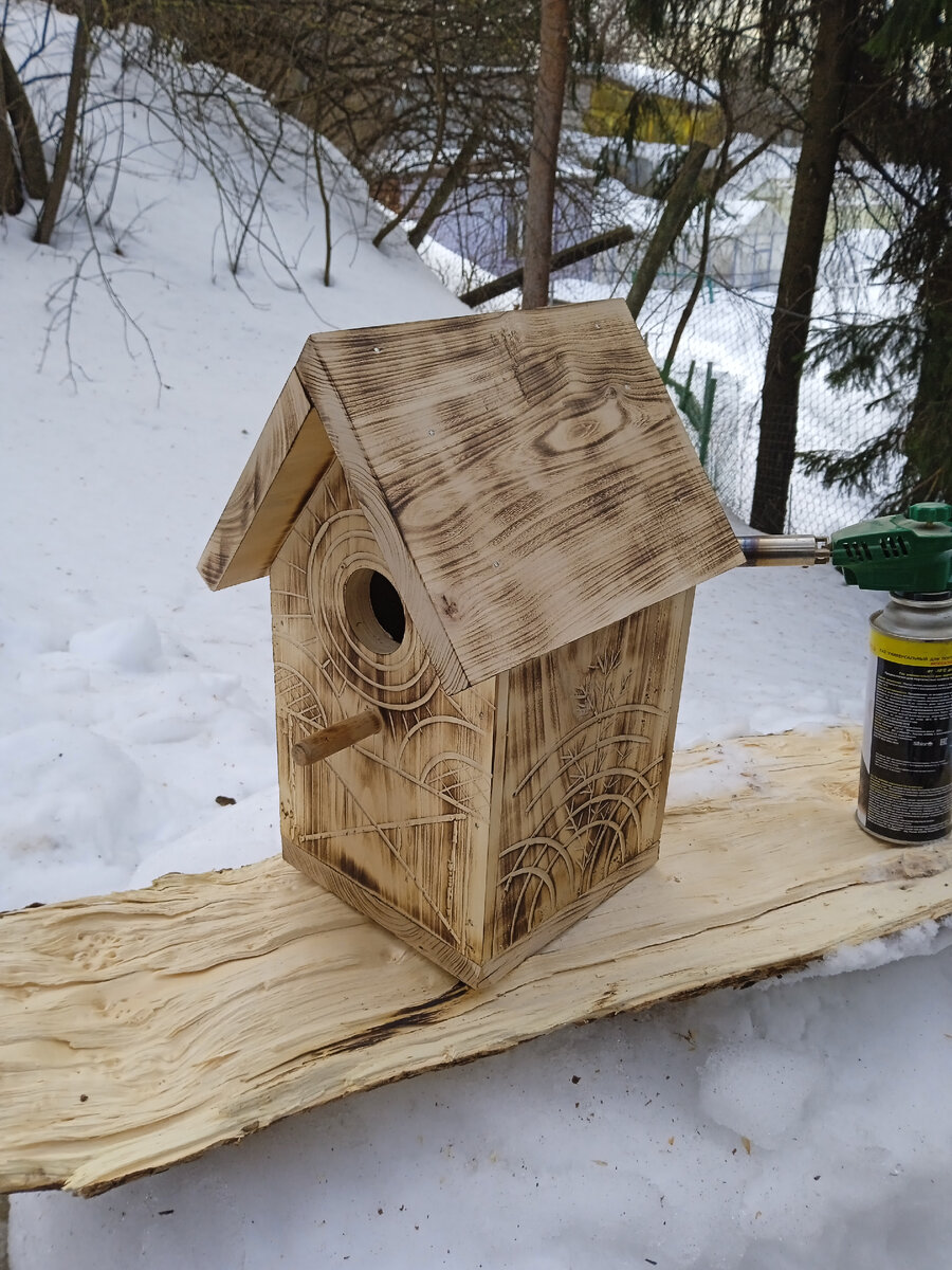 (лежащие на боку песочный часы - символ вечной любви, круги - символ  полей и урожая)