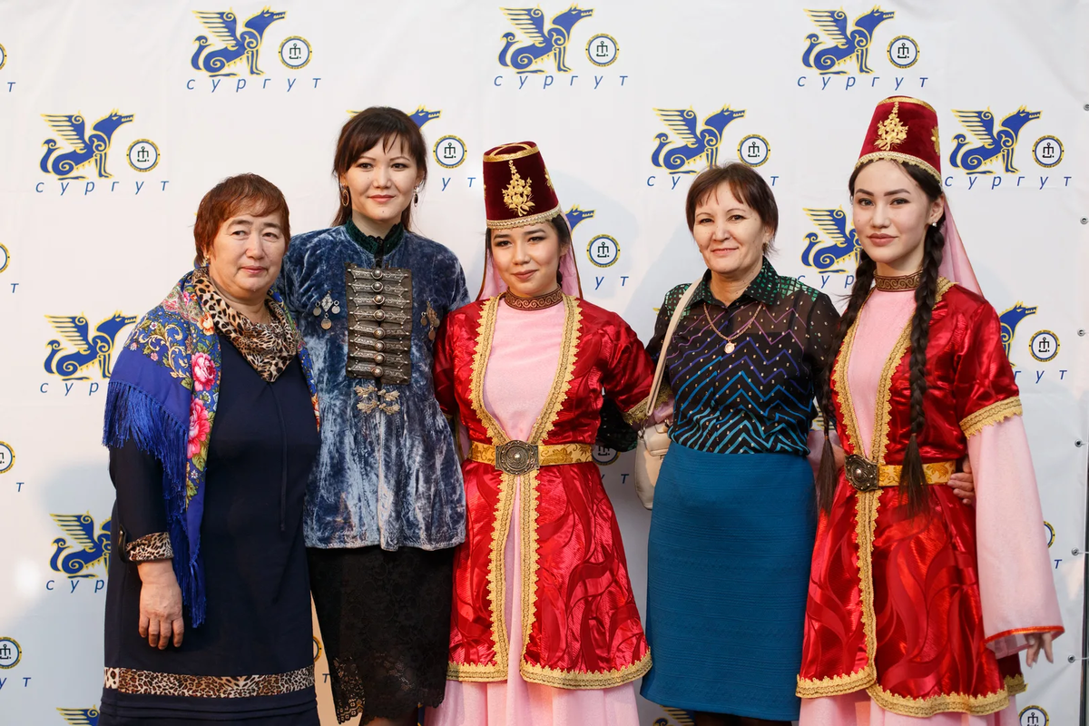 Источник: http://klublady.ru/moda/5746-nogajcy-v-nacionalnyh-kostjumah-73-foto.html