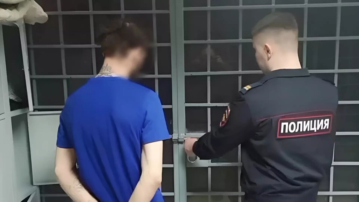     Центральный районный суд Тюмени заключил под стражу 33-летнего Алика С. и 25-летнего Юрия Р. Мужчины обвиняются в том, что проникли в квартиру жителя дома №15/1 на улице 50 лет ВЛКСМ, избили его и ограбили.