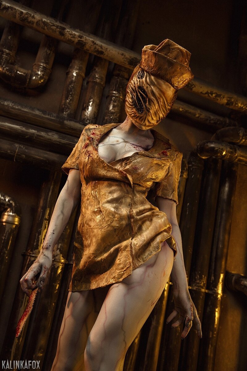 Kalinka Fox в образе nurse из Silent hill 