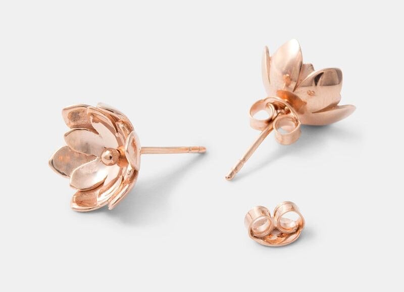 Серьги-гвоздики