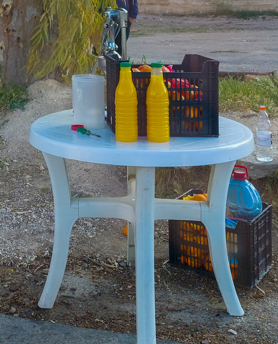 Импровизированный "ларёк" свежевыжатых соков в Аммане (фото автора).