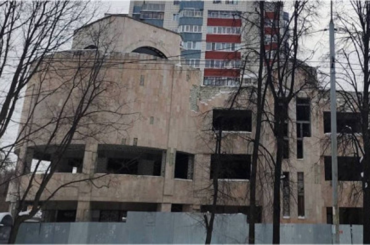    В Засвияжском районе Ульяновска решают судьбу старых зданий и недостроев