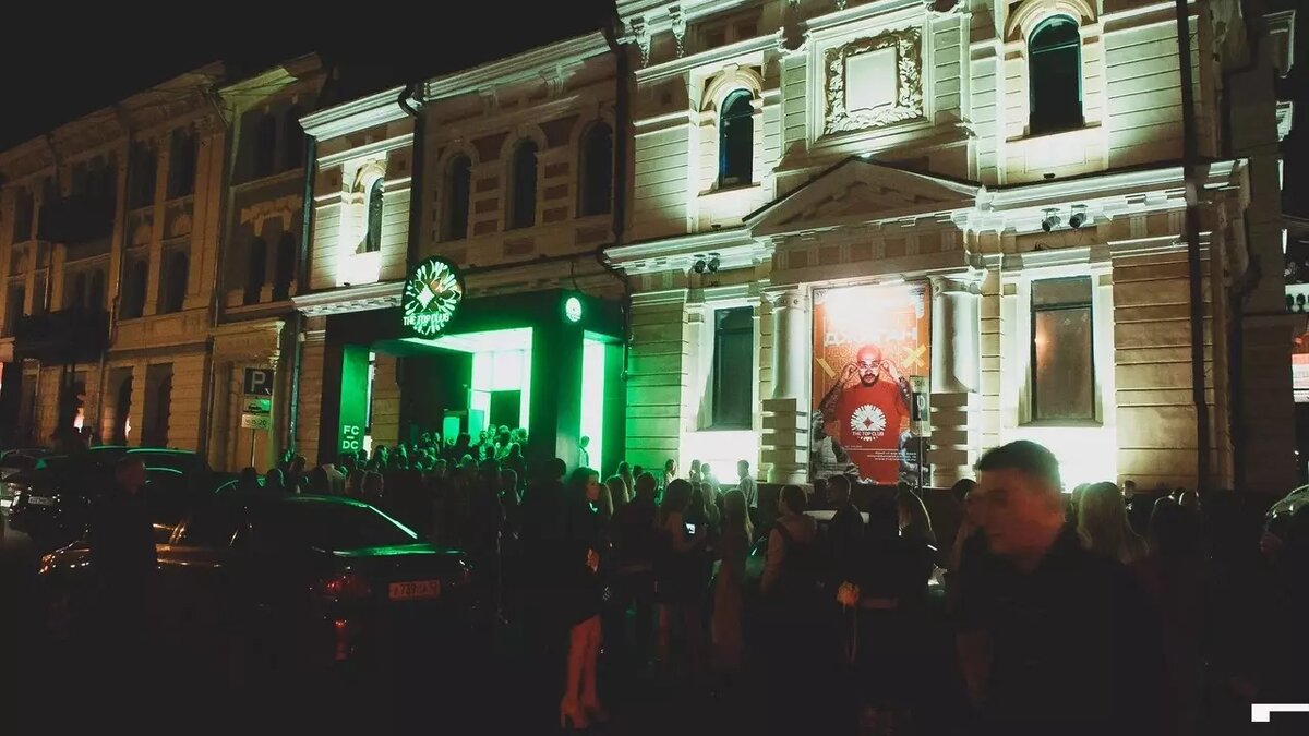     Легендарный ночной клуб The Top Club в Нижнем Новгороде объявил о закрытии. В конце марта заведение проведет две заключительные вечеринки. Информация появилась в группе организации в соцсетях.