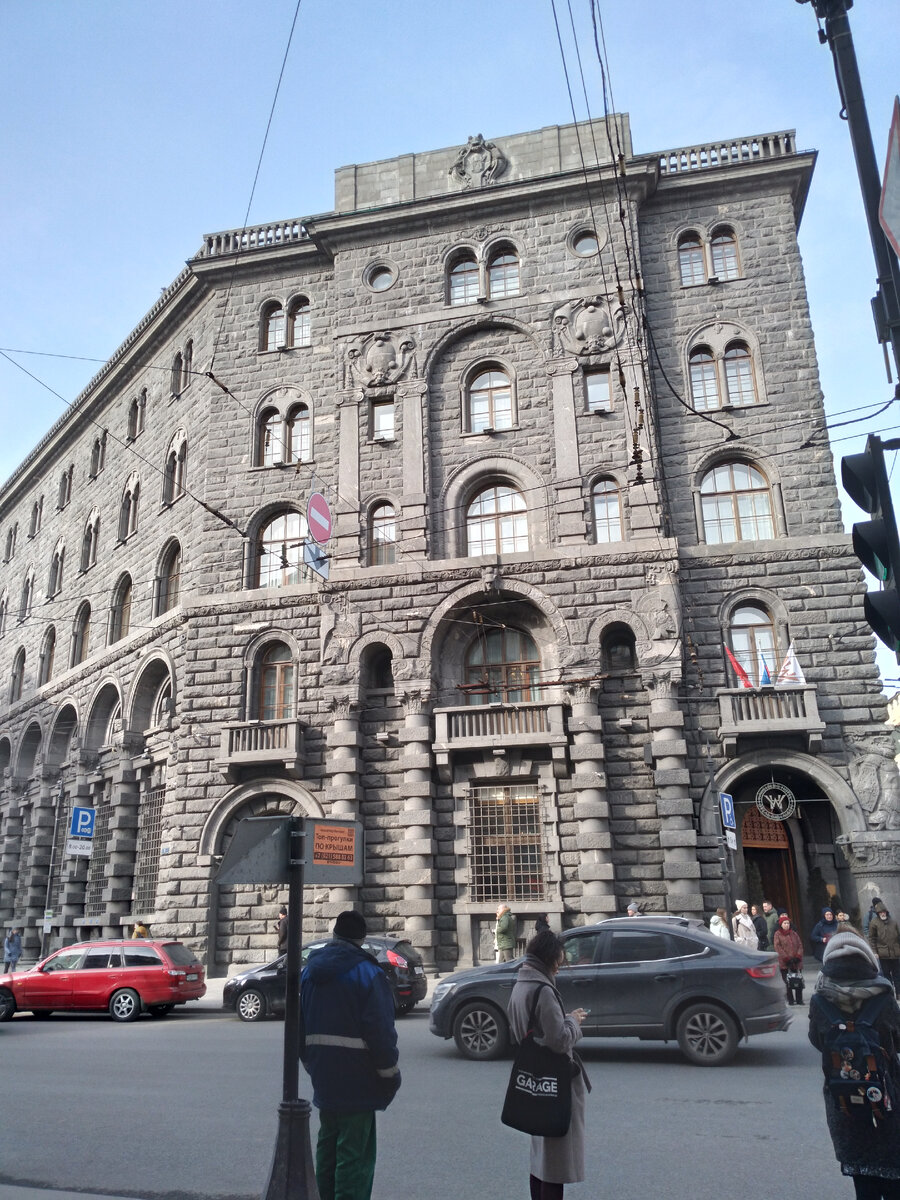 Доходный дом М.И. Вавельберга. Мрачная красота.