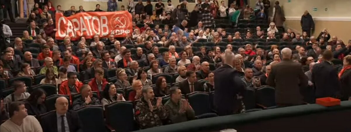 Забавно, когда кандидат приезжает к волгоградцам, а там баннеры Саратова
