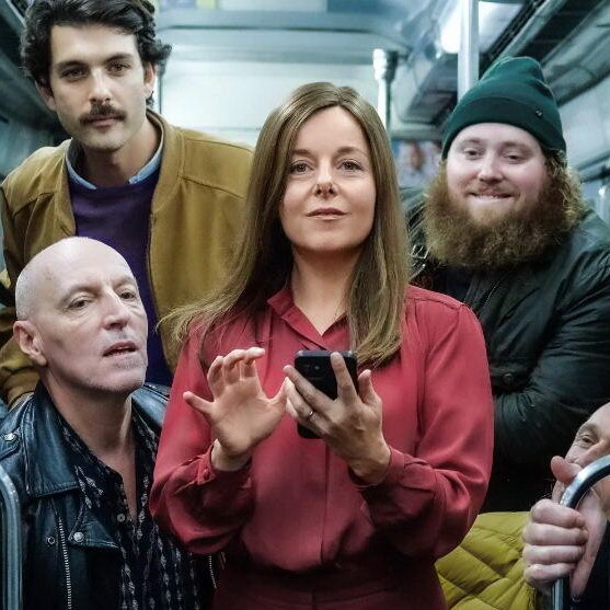     Ольга Бузова озвучила главную героиню французской комедии «Дождь из мужчин»