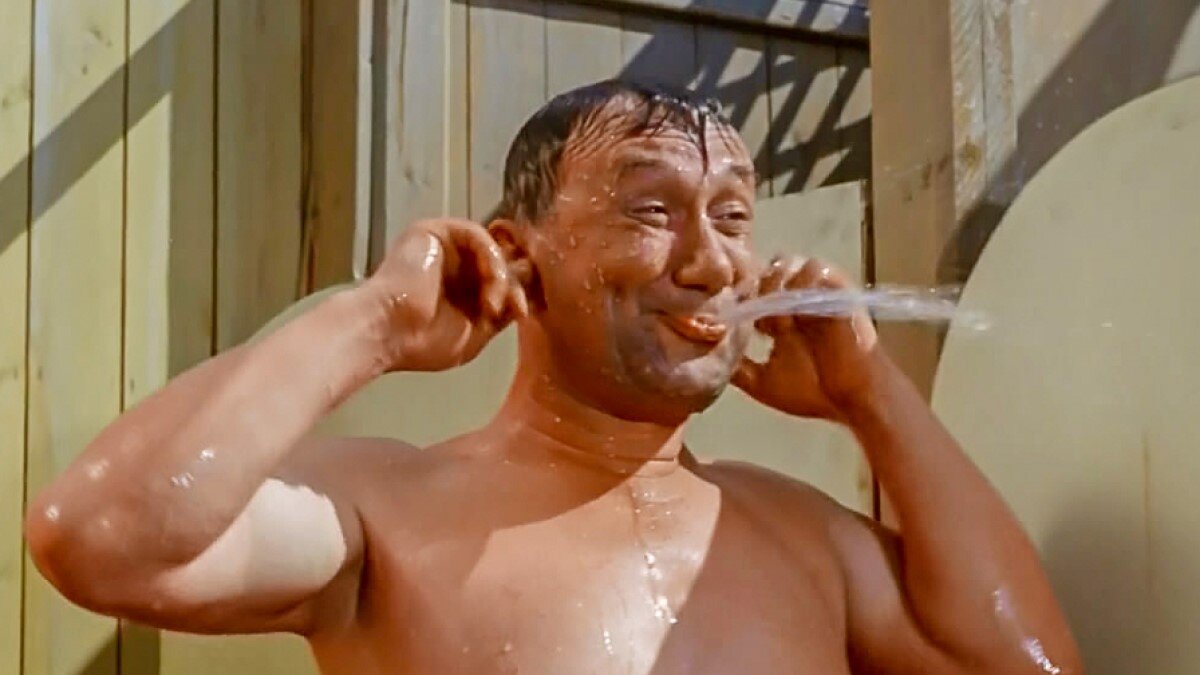 Кадр из фильма «Операция «Ы» и другие приключения Шурика», реж. Леонид Гайдай, 1965 г.