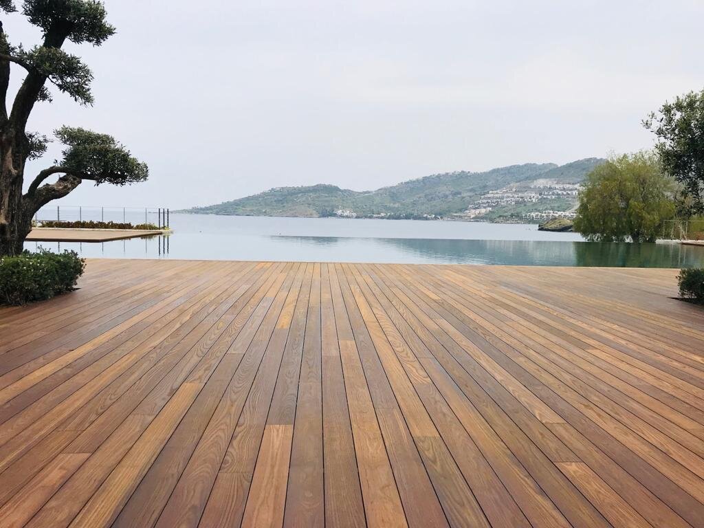 Максимальная защита террас и садовой мебели – под маслом премиум-класса Hemel Teak Oil 🌼