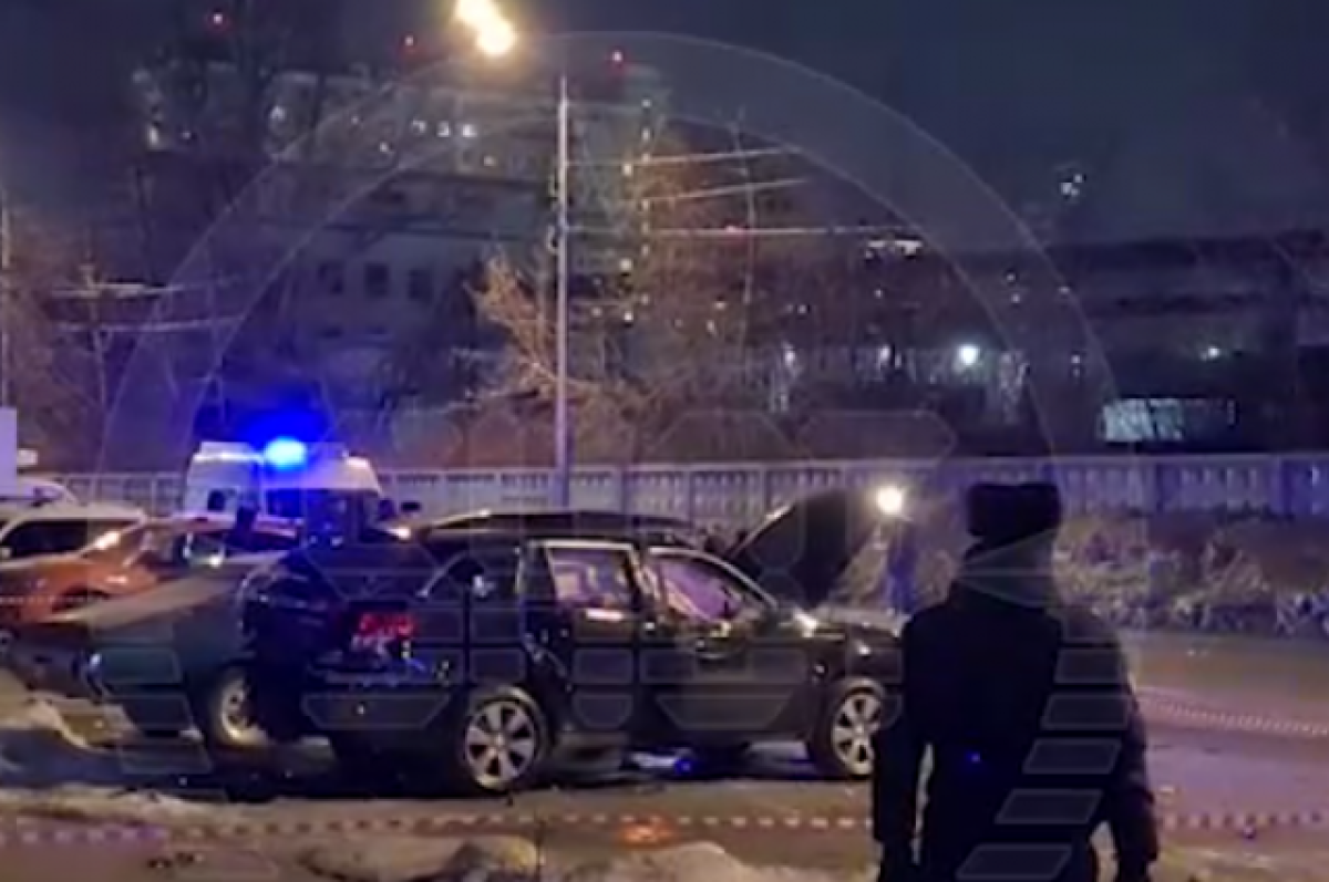    SHOT: на западе Москвы взорвался автомобиль с мужчиной внутри