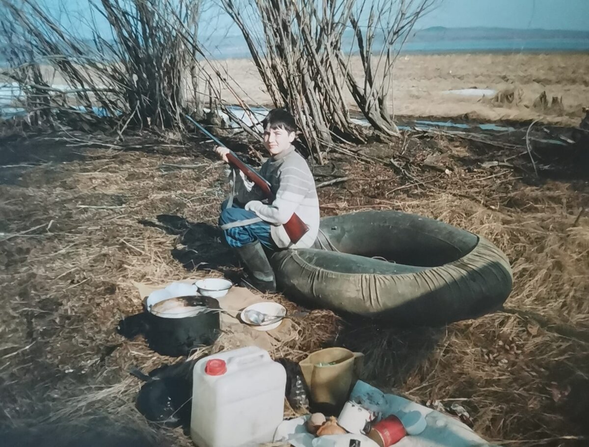 Из семейного фотоальбома, на фотографии я с мелкашкой ТОЗ. 