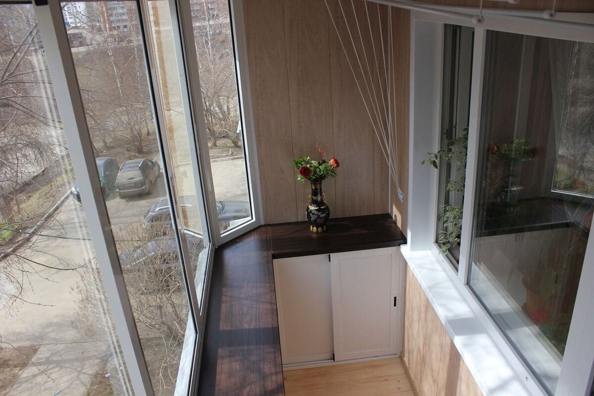 Внутренняя отделка балкона в Москве