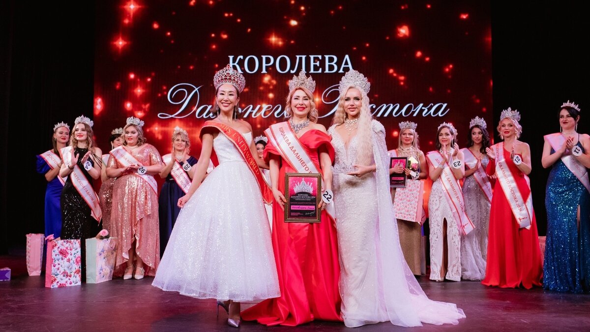     Выбрана королева красоты на самом масштабном конкурсе в Дальневосточном федеральном округе. За победу боролись прекраснейшие девушки Дальнего Востока.