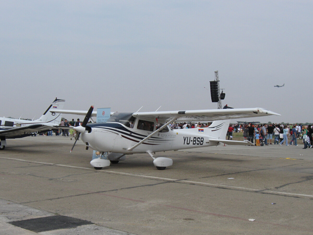 Самолет Cessna-172