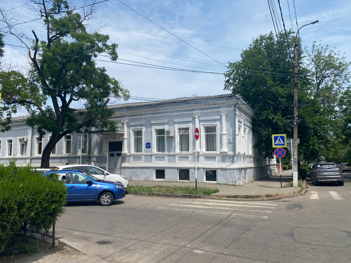 Рис. 1. Общие виды Объекта. Фотографии автора