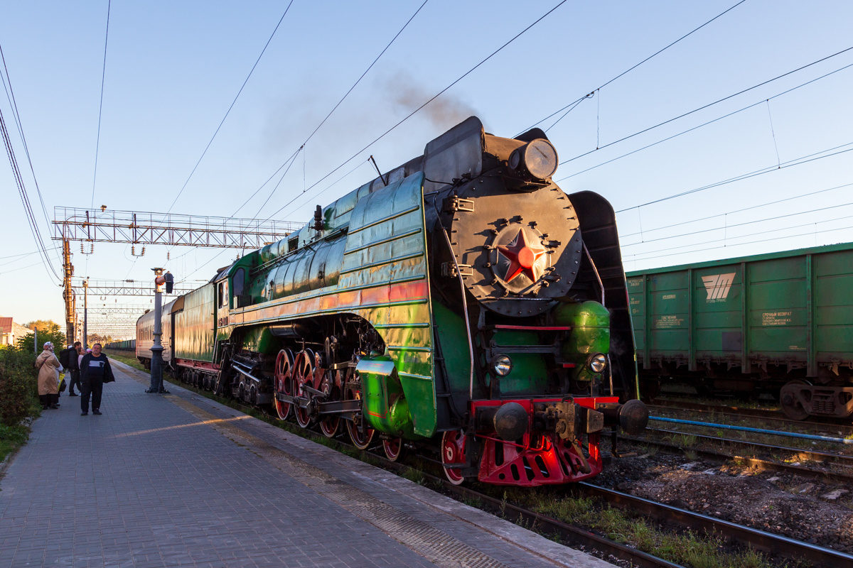 паровоз П36-0071 поезд № 6904 Арзамас — Нижний Новгород станция Арзамас 1