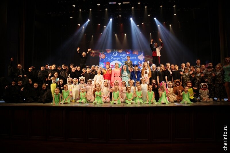    Премьера постановки "Это не игрушки!" состоялась 12 марта в ДК "Строитель".