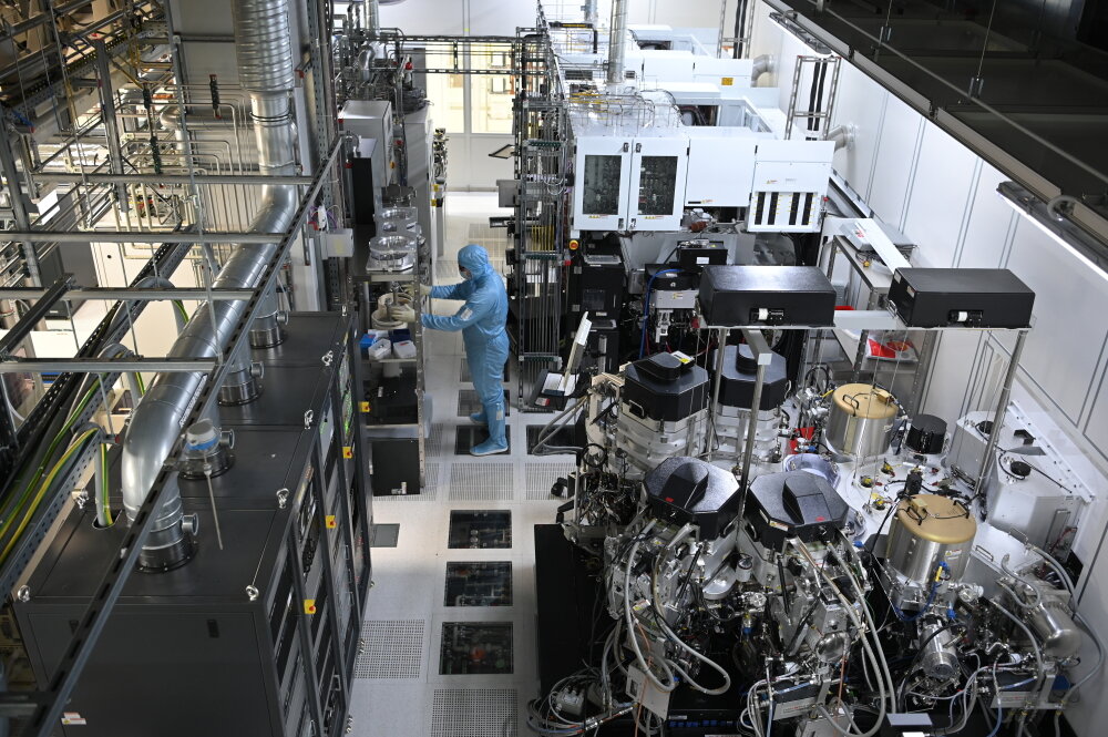 До 15 млрд рублей намерен привлечь крупнейший российский производитель ...