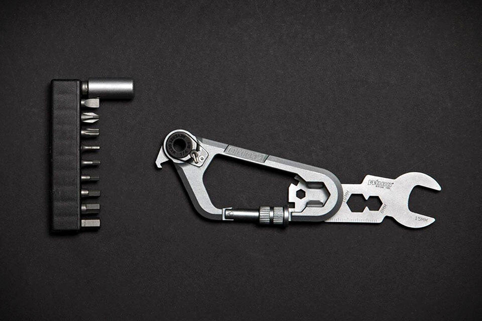 Android multi tool mt6789. Карабин-мультитул Elago EDC. Мультитул Следопыт гаечный ключ. Карабин Leatherman.