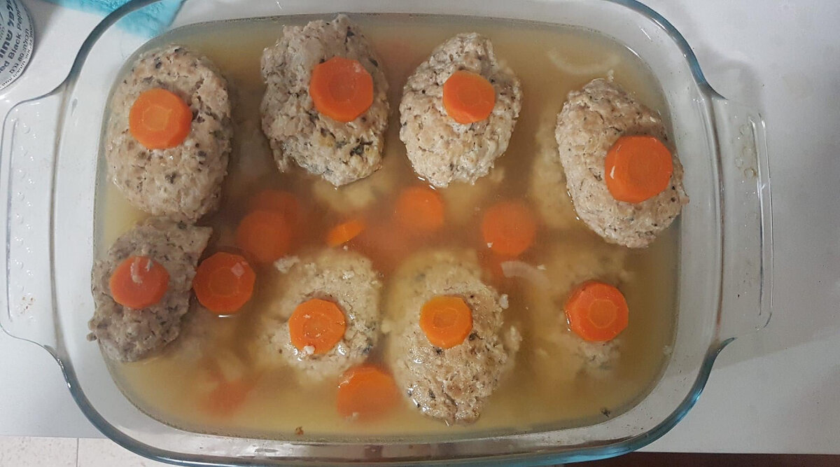 Из карпа местные хозяйки готовят традиционное блюдо - гефилте фиш. 