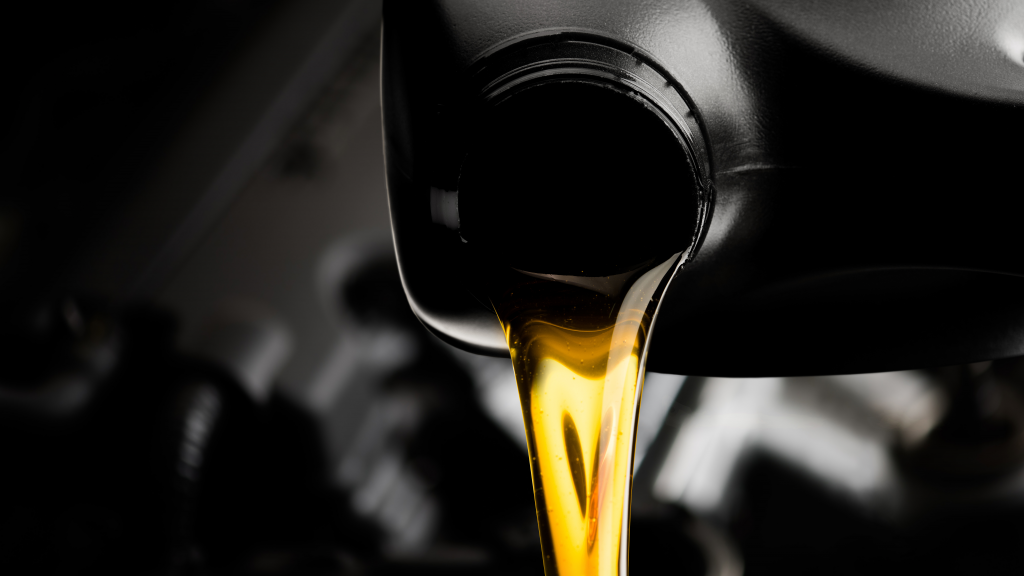 Регулярная замена масла в автомобиле является одним из ключевых аспектов технического обслуживания. Однако выбор правильного масла может быть сложной задачей, особенно для начинающих автовладельцев.
