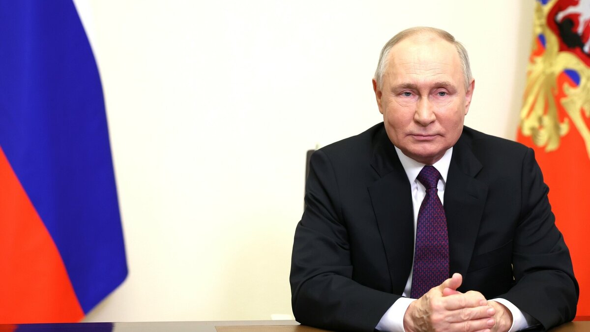     Президент призвал граждан страны прийти на участки и проголосовать.