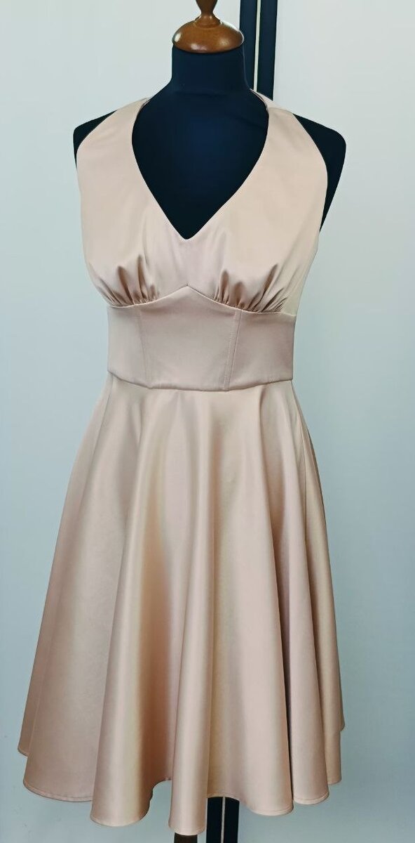 Вид спереди