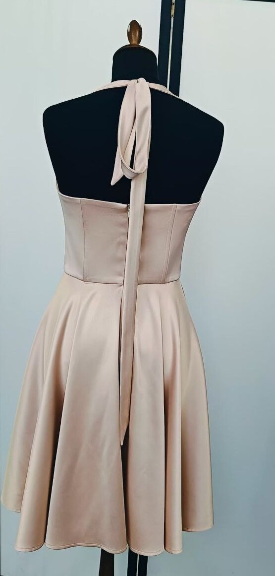 И такой прекрасный бант сзади

