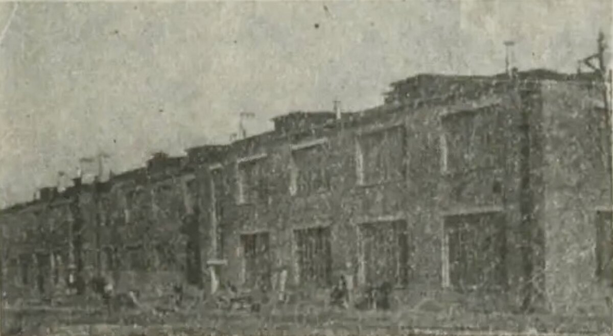 Типовое здание одной из трех московских прачечных, построенных в 1930 г. Вид на главный фасад. Источник: журнал "Строительство Москвы", №6, 1930. 