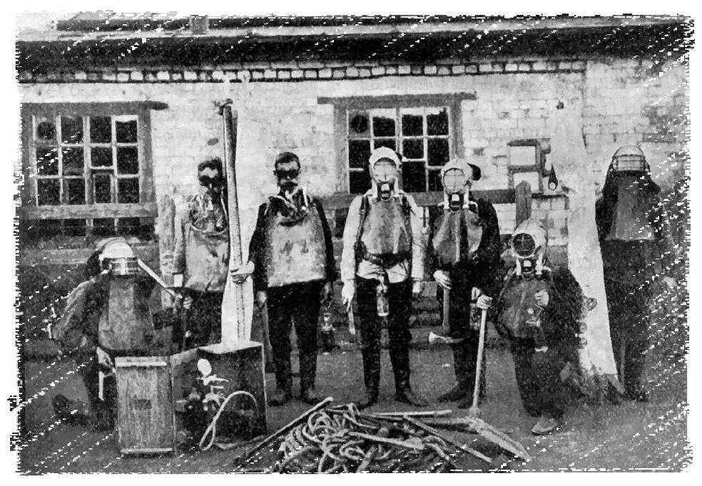 Рудничная спасательная станция Новороссийского общества. Аппараты Дрегера, Гирсберга, Шамрок, оживляющий прибор Брата, носилки, шанцевый инструмент   