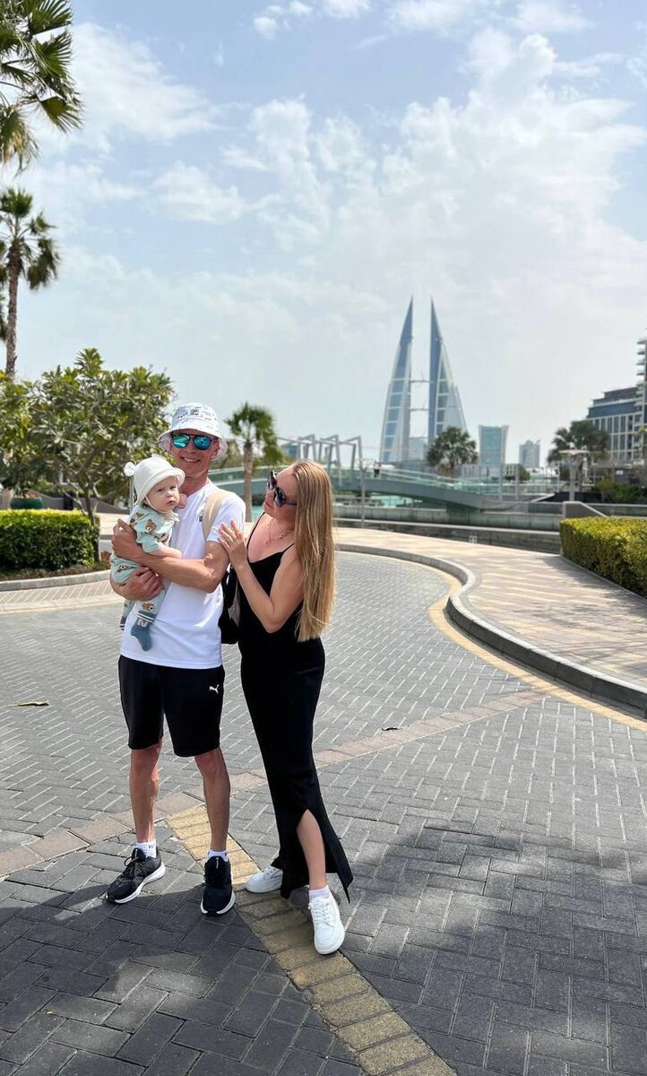 Наталья с мужем и внуком