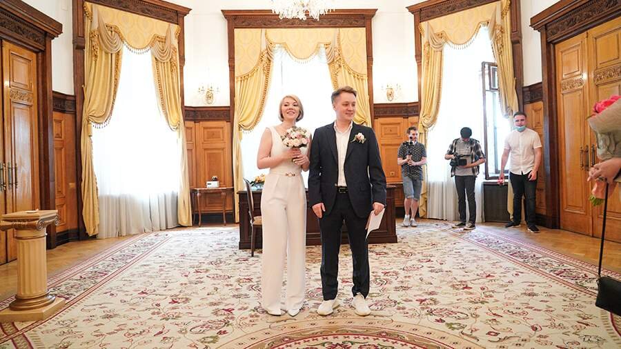 что купил 3 сын. стих про брата короткий. ребёнок поел из миски кота-это проблемы. задачу решение в тетрадке. старший был средний был и так и сяк младший вовсе был.