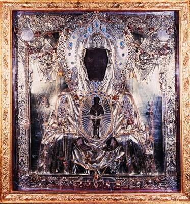 Албазинская икона Божией Матери в с еребряном окладе XIX века.