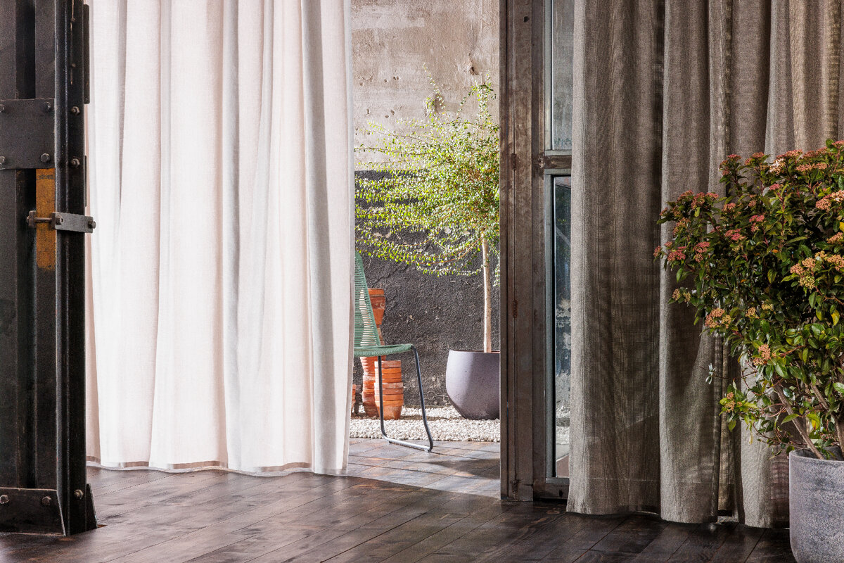 Эта фотография и далее в галерее – ткани из коллекции Outdoor от швейцарской текстильной фабрики Creation Baumann