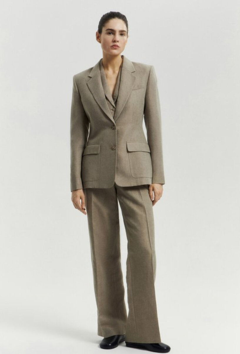 Бежевый блейзер