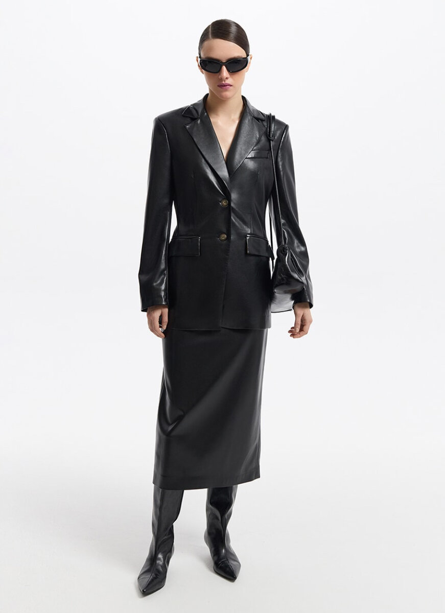 Чёрный жакет из искусственной кожи 