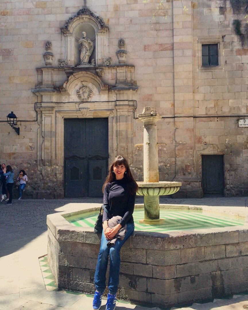 Люблю фотографироваться около фонтанов.