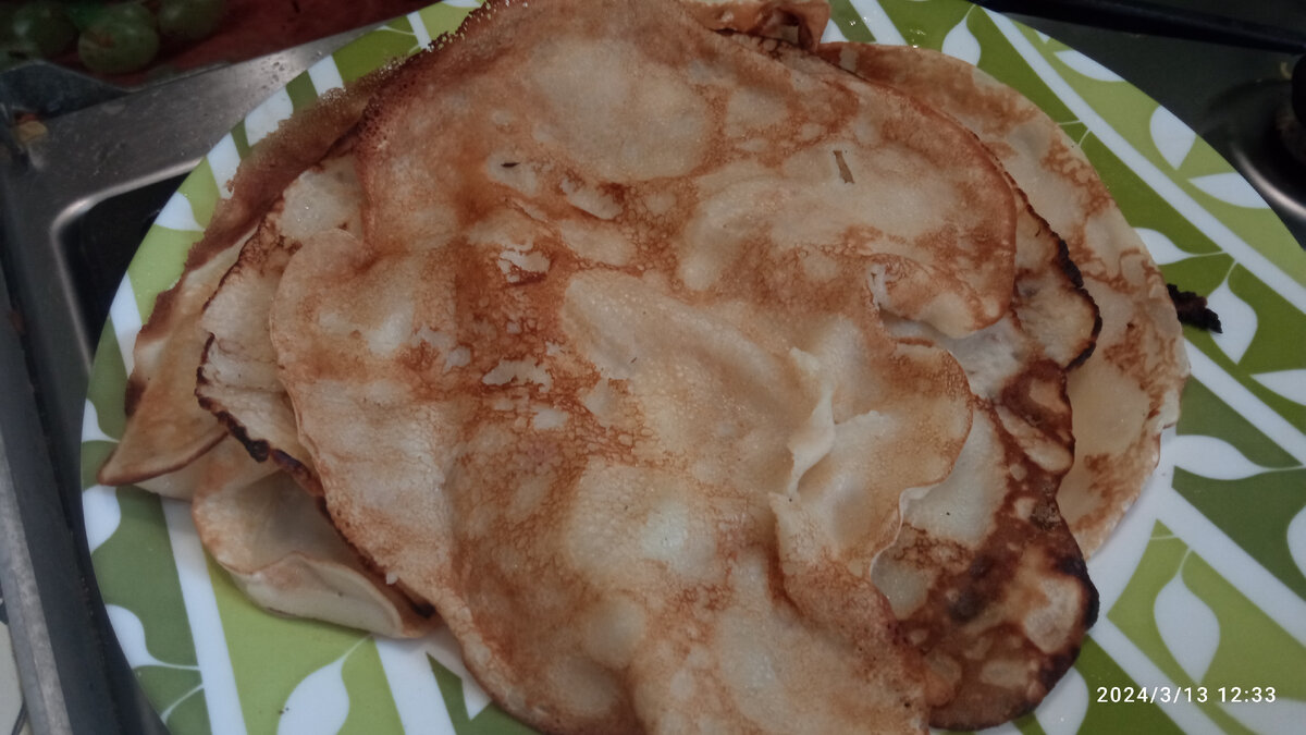 Половину стащили детки. 