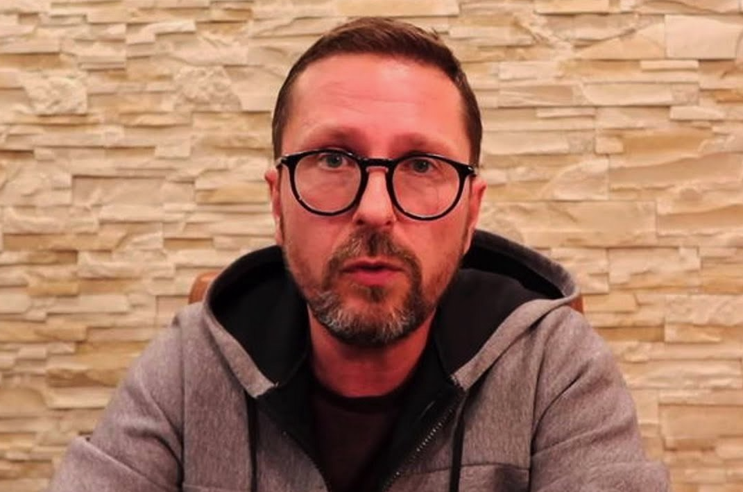 Анатолий Шарий