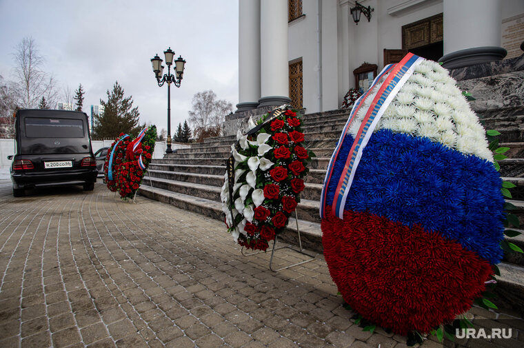    В Екатеринбурге простились с Николаем Дураковым Илья Московец © URA.RU