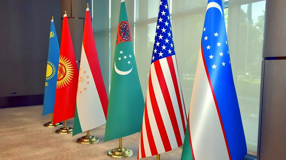     Представитель США на форуме в Алма-Ате рассказал о том, как среднеазиатские республики будут сотрудничать с США, — осталось узнать, как отреагируют на это Россия и Китай