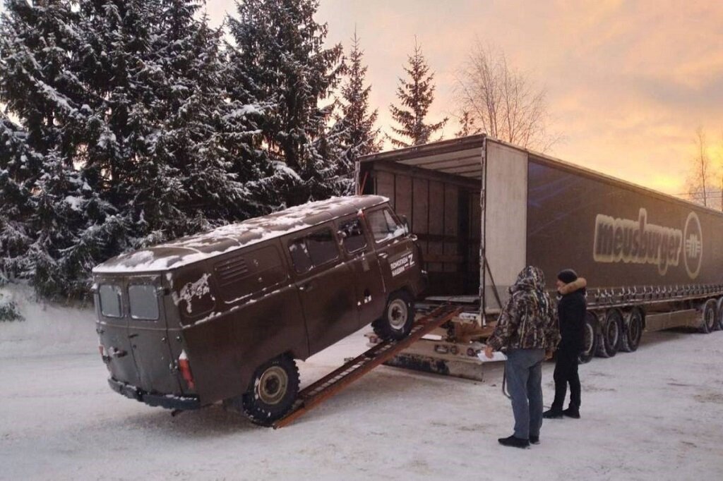    Это третья партия автомобилей повышенной проходимости, которую отправляют в войсковые части. Об этом сообщил врио губернатора Георгий Филимонов.