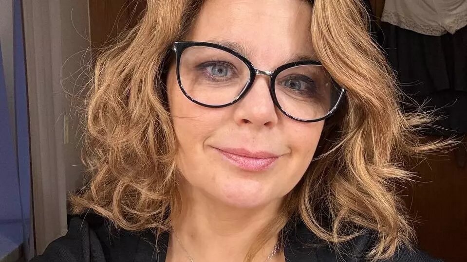     Известная актриса, уроженка Выксы Нижегородской области Ирина Пегова встревожила поклонников новыми снимками в Telegram-канале. Фанаты переживают за состояние сильно похудевшей знаменитости.