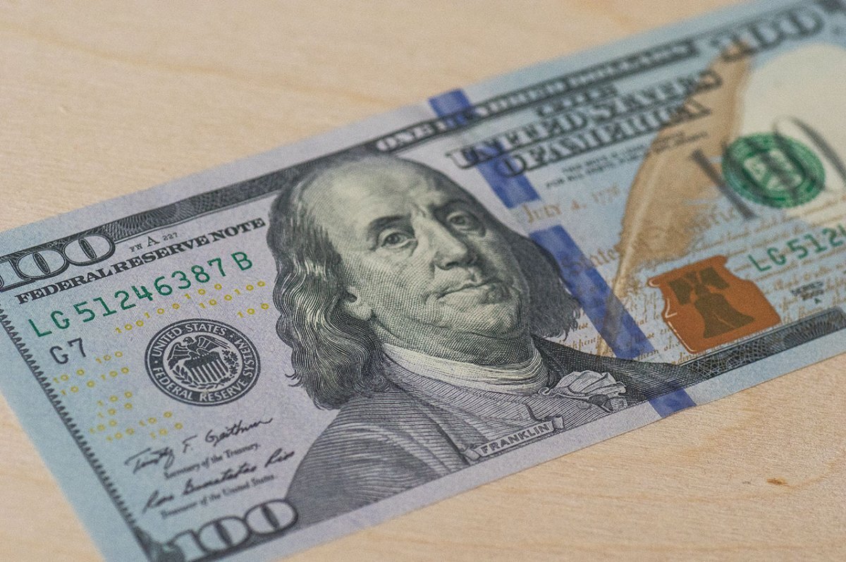    В Тюмени возникли проблемы с покупкой долларов