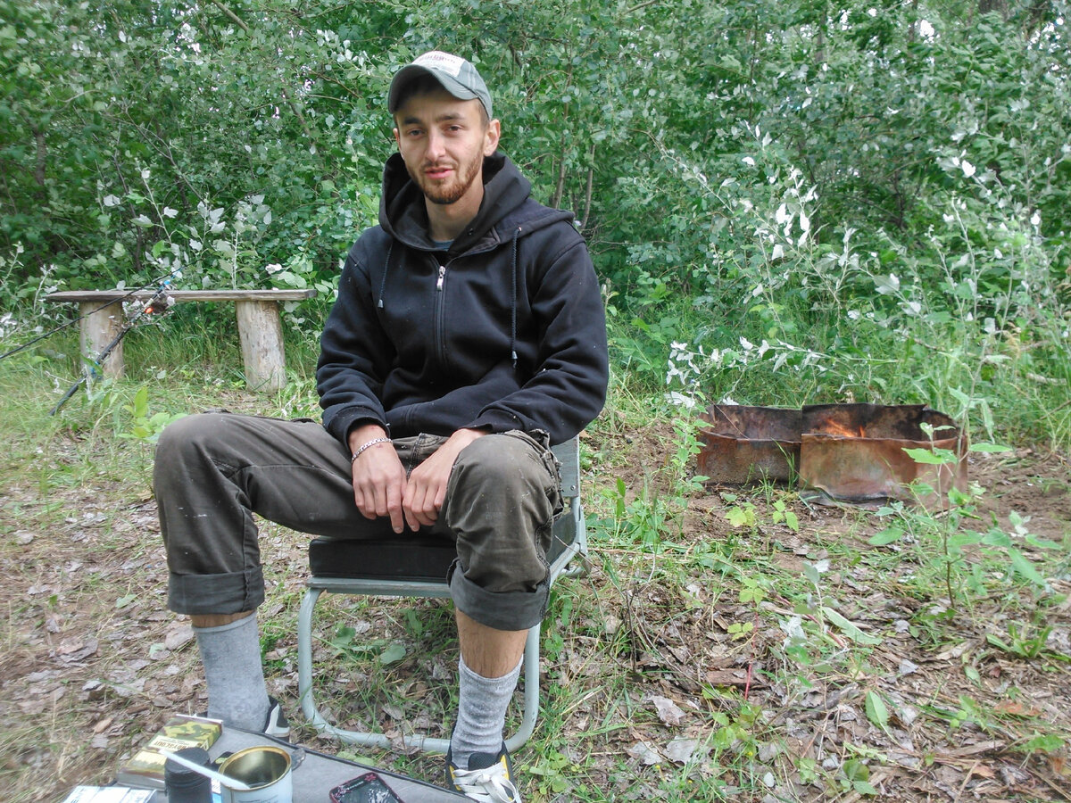 А вот и "хороший человек", который мене помогал создавать интересный корАбЕлЬ