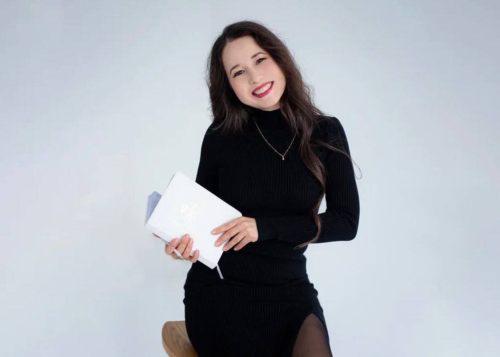 Энергия, энергоемкость, энергетика имеют ключевое значение для развития харизмы и привлекательности в общении и рассматриваются как базовые на курсе «Искусство общения».
