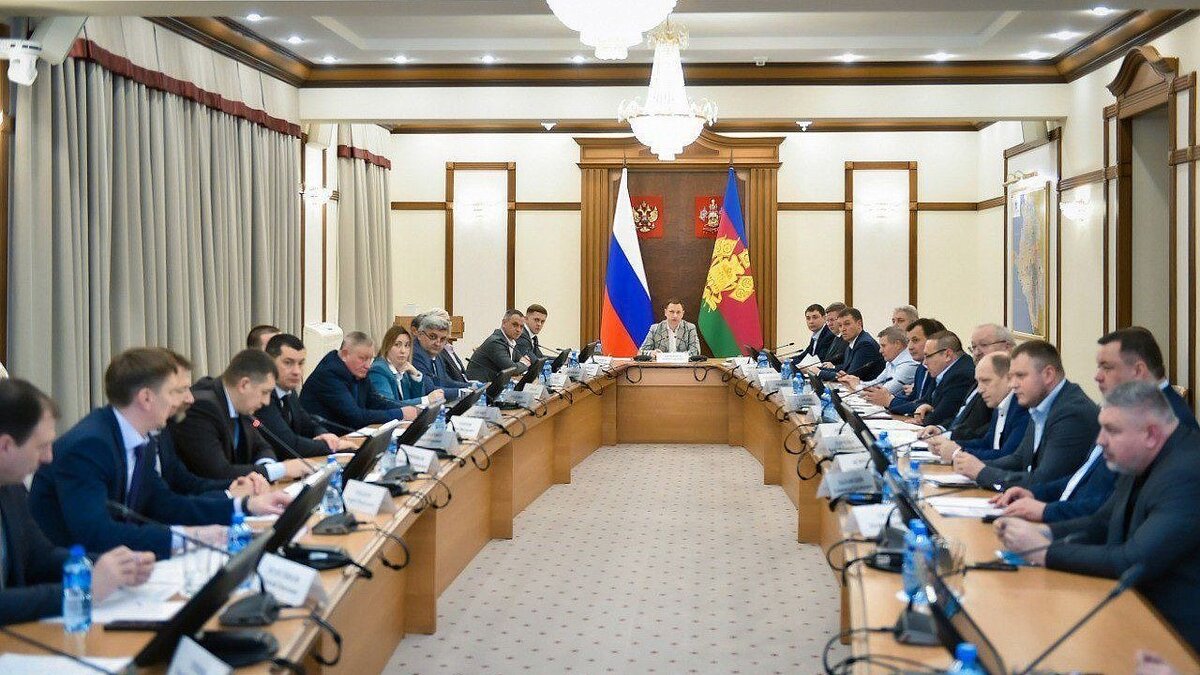    Андрей Прошунин провел заседание по подготовке к предстоящему отопительному периоду. Фото: пресс-служба администрации Краснодарского края