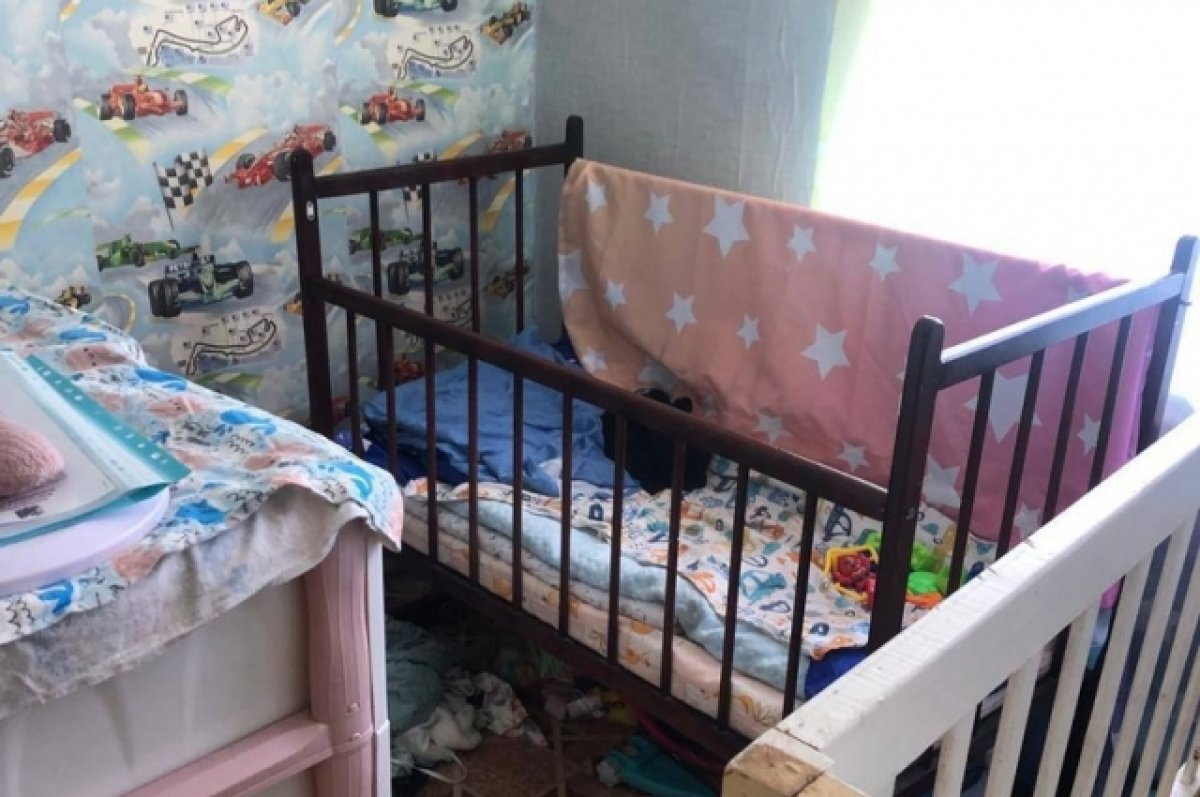    Под Новосибирском в отношении матери возбудили дело после падения ребенка