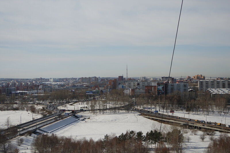 вид на кольцо, на улицу Байкальскую, на остановку Релейный завод и телебашню